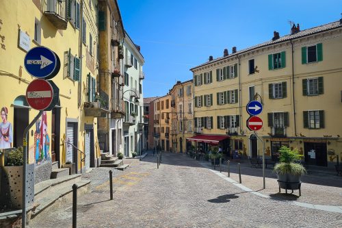 altstadt ivrea in piemont in italien